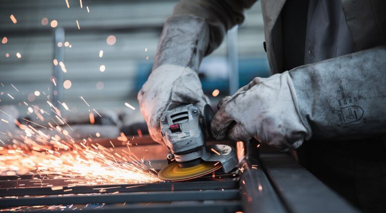 worker, grinder, factory-5736096.jpg